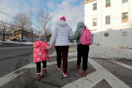Judges Rule Opposing White House on Deporting Central American Minors and Venezuelan Nationals
