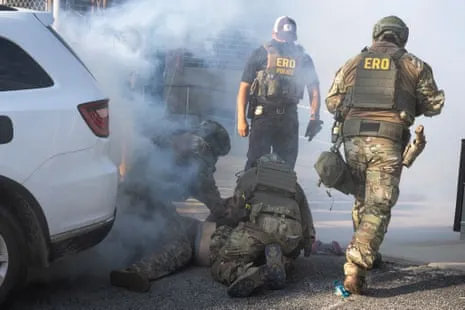 US Authorities Deploy Teargas and Projectiles to Break Up Chicago Immigration Protest