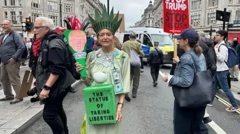 Numerous Protesters Assemble in Downtown London to Denounce Donald Trump's Return Diplomatic Journey