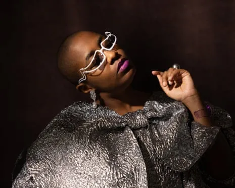 The Multifaceted Vocalist: Oh Snap Review – A Performer of Unique Abilities and Audacious Range