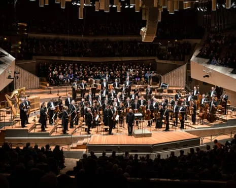 Arnold Schoenberg: Violin Concerto, Verklärte Nacht, Die Jakobsleiter Album Review – An Engaging and Notable Compilation