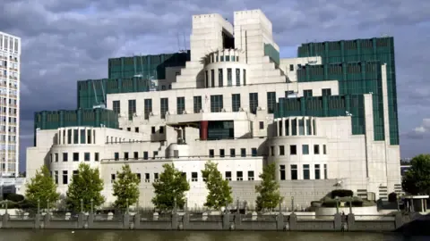 MI6 Introduces Deep Web Platform to Recruit Agents in the Russian Federation