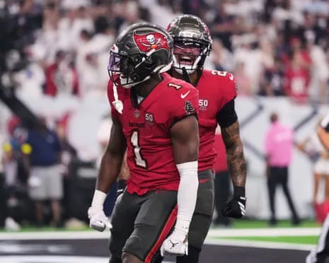 Last-Minute Baker Mayfield Magic Delivers Thrilling Victory Over Houston Texans